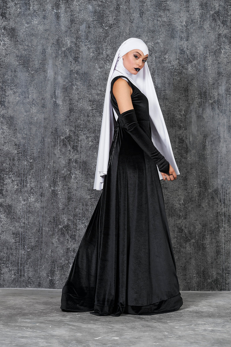 Nun Dress & Veil